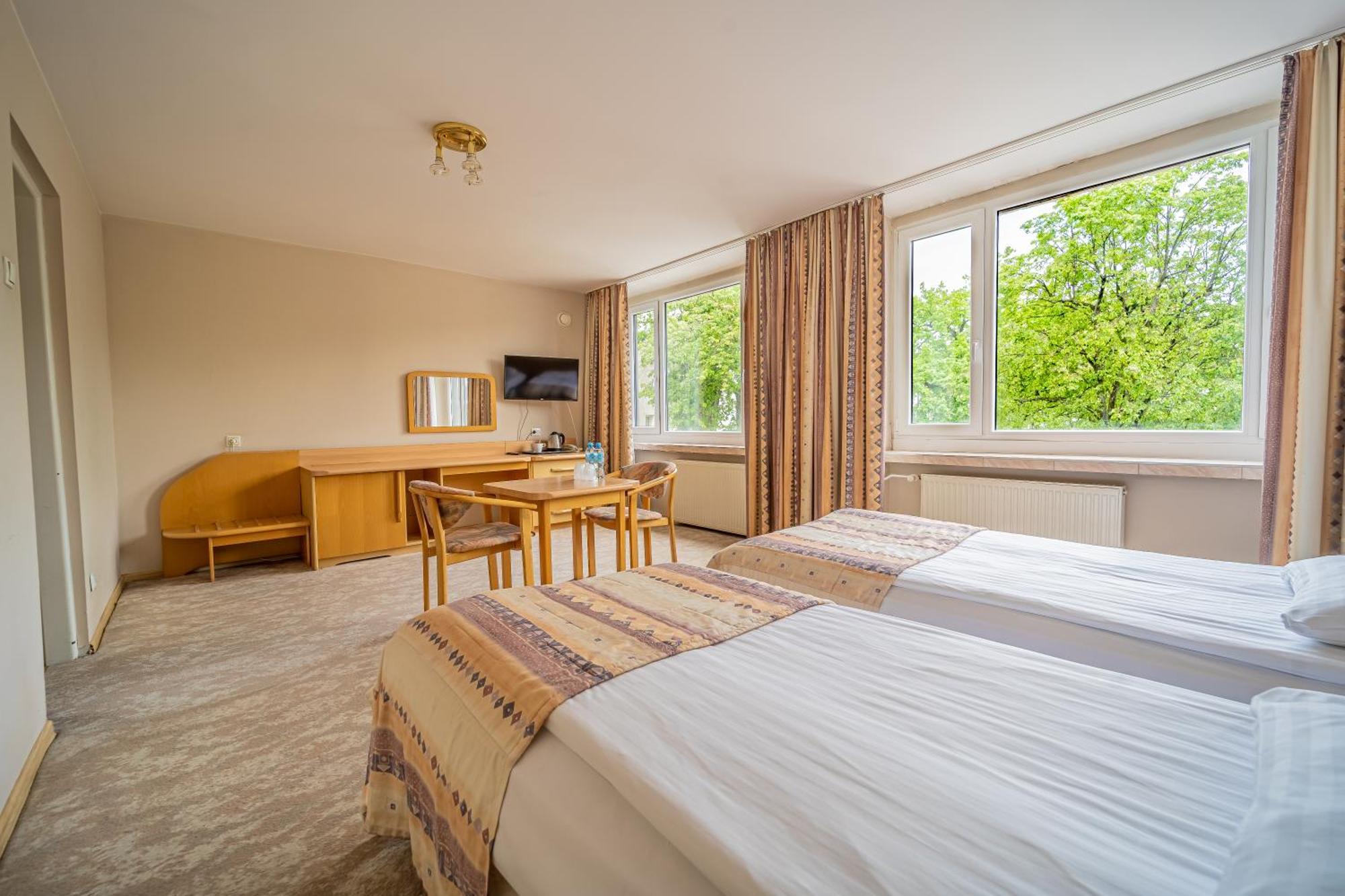 Hotel Mazowiecki Lodz Extérieur photo